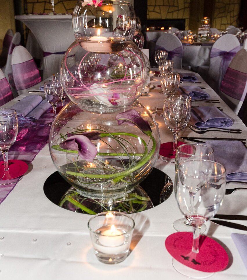 Table de mariage dressée au domaine Le Scaubecq, prête pour votre réservation